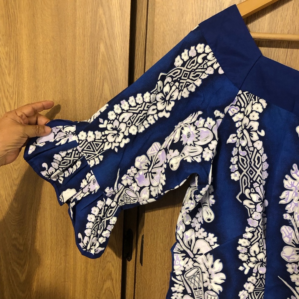 Hawaiian Handmade Floral Blue Top - Picture 2 of 4